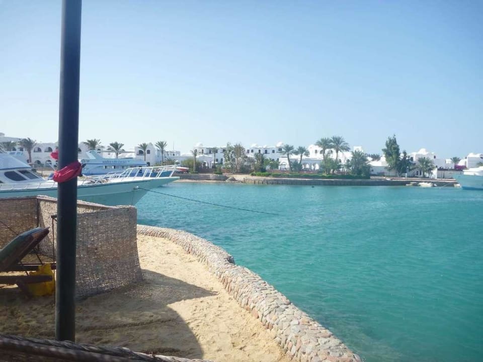 Hafen und Hotelgebäude vom Riff aus Arabella Azur Resort