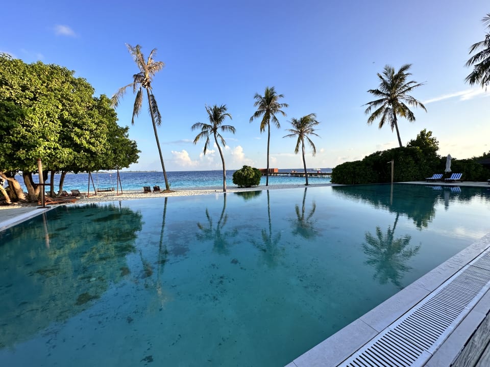 Pool Reethi Faru Resort