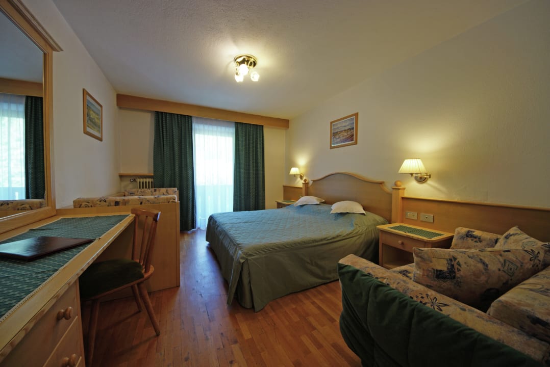 Zimmer Hotel & Pension La Müda