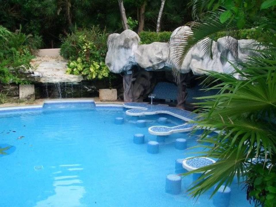 Pool Bar Iberostar Waves Quetzal