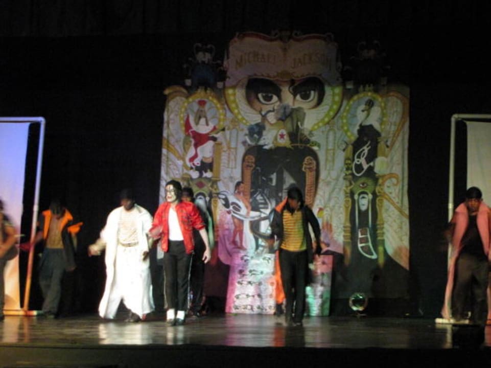 Wieczorne animacje w amfiteatrze Hotel Grand Palladium Palace Resort, Spa & Casino