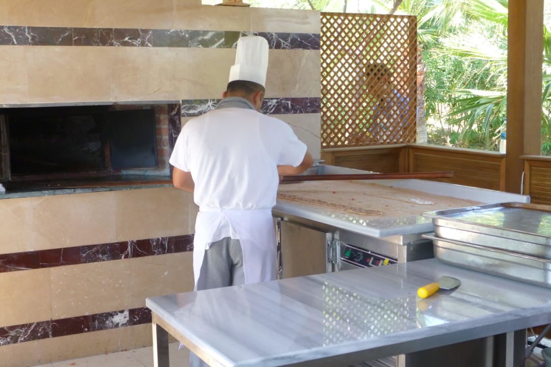 Restaurant Pizza (lecker) auf dem Weg zum Strand Sunis Elita Beach Resort & Spa