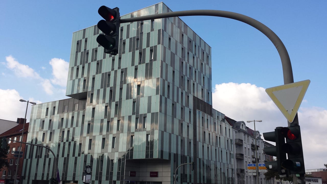 Von der Straße gesehen Mercure Hotel Hamburg Mitte