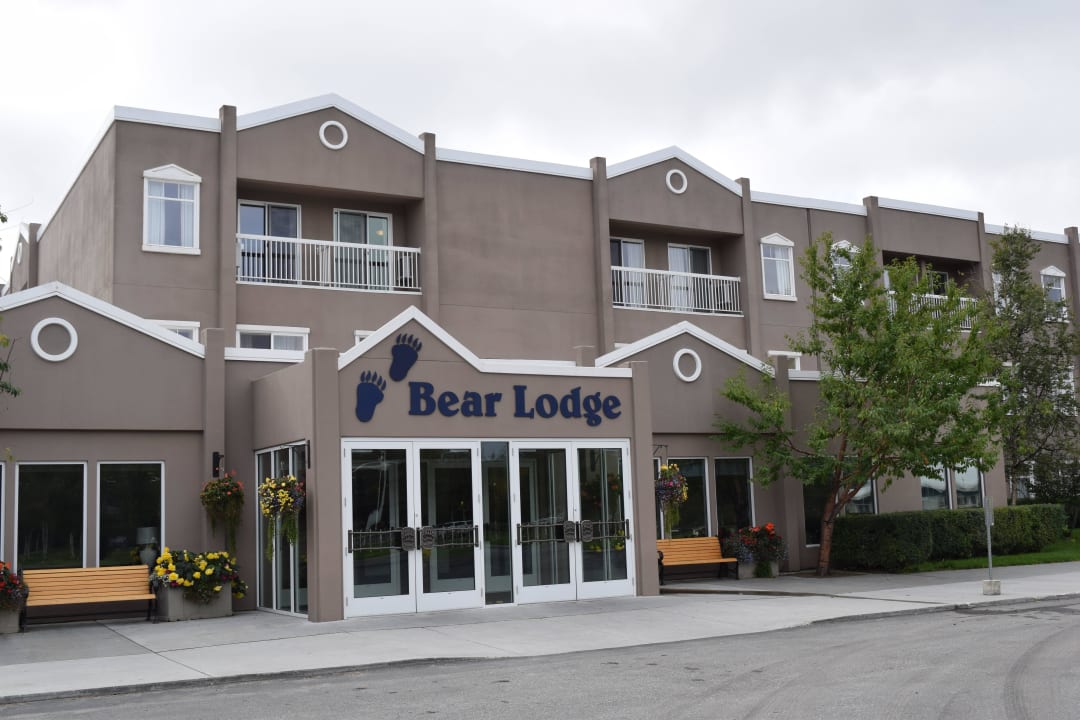 Eingang vom Parkplatz Hotel Wedgewood Resort