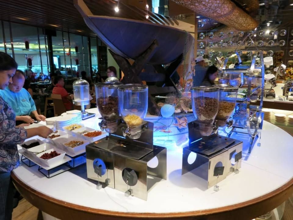 "besseres" Frühstück Parkroyal Collection Marina Bay