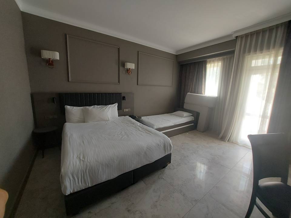 Zimmer Adora Hotel & Resort