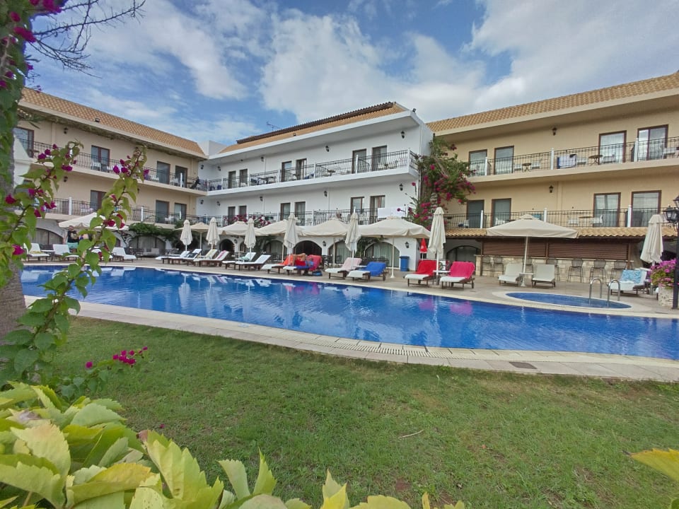 Außenansicht Almyrida Beach Hotel