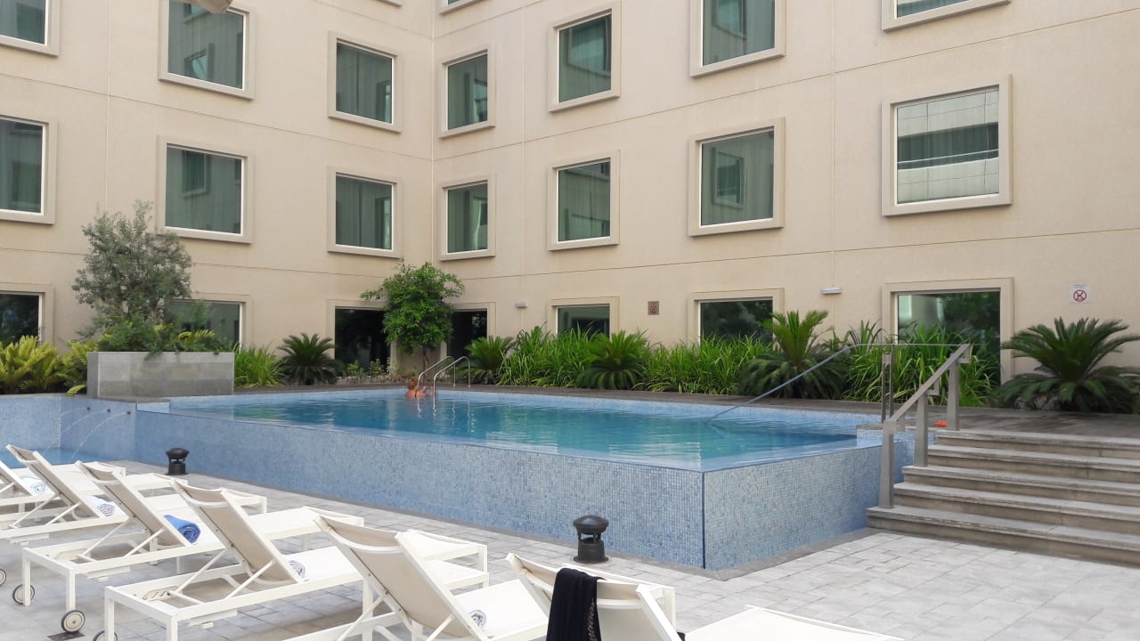 Pool Hilton Garden Inn Dubai Mall Of The Emirates Dubai • Holidaycheck Dubai Vereinigte