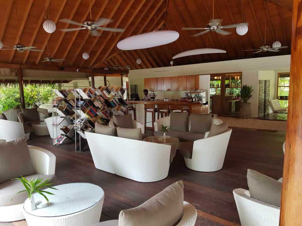 Gastro Outrigger Maldives Maafushivaru Resort