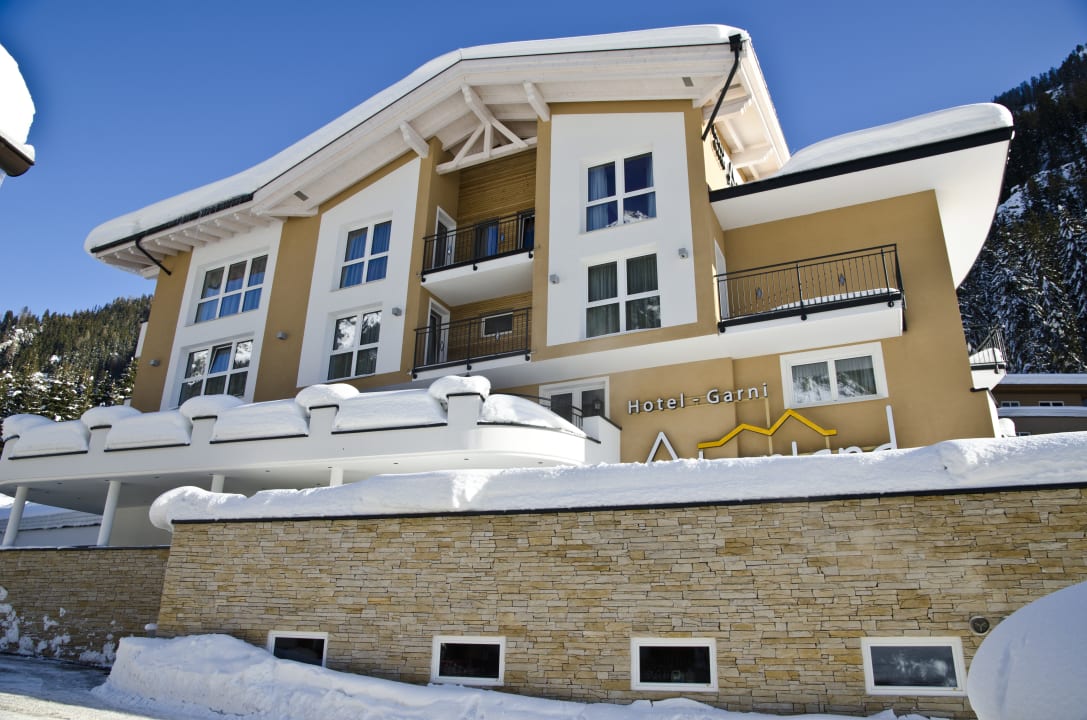 Außenansicht Hotel Garni Alpenland