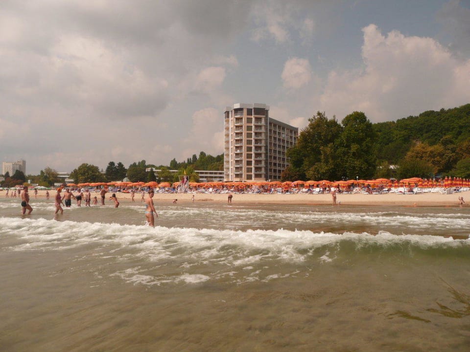 Blick vom Meer zum Hotel Kaliakra Beach