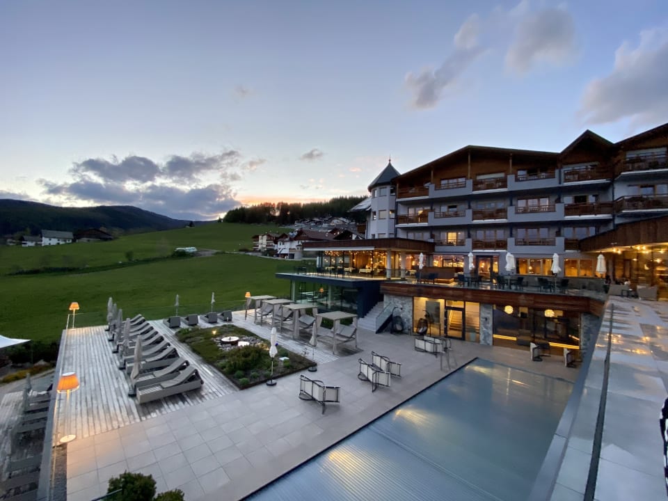 Außenansicht SONNENBERG | Panorama Dolomites Wellbeing