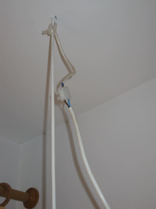 Lampenbefestigung im Wohnbereich Aparthotel Costa Mar