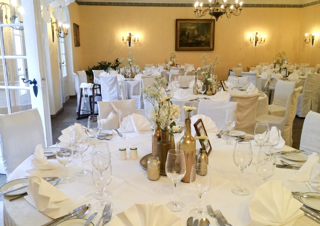 Gastro Der Schlosswirt zu Anif - Biedermeierhotel & Restaurant