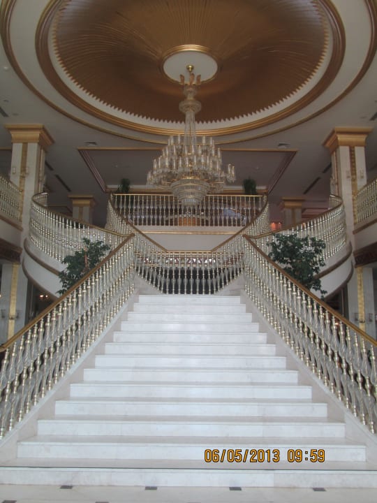 Oben ist die Lobby Diamond Excellence Resort & Spa