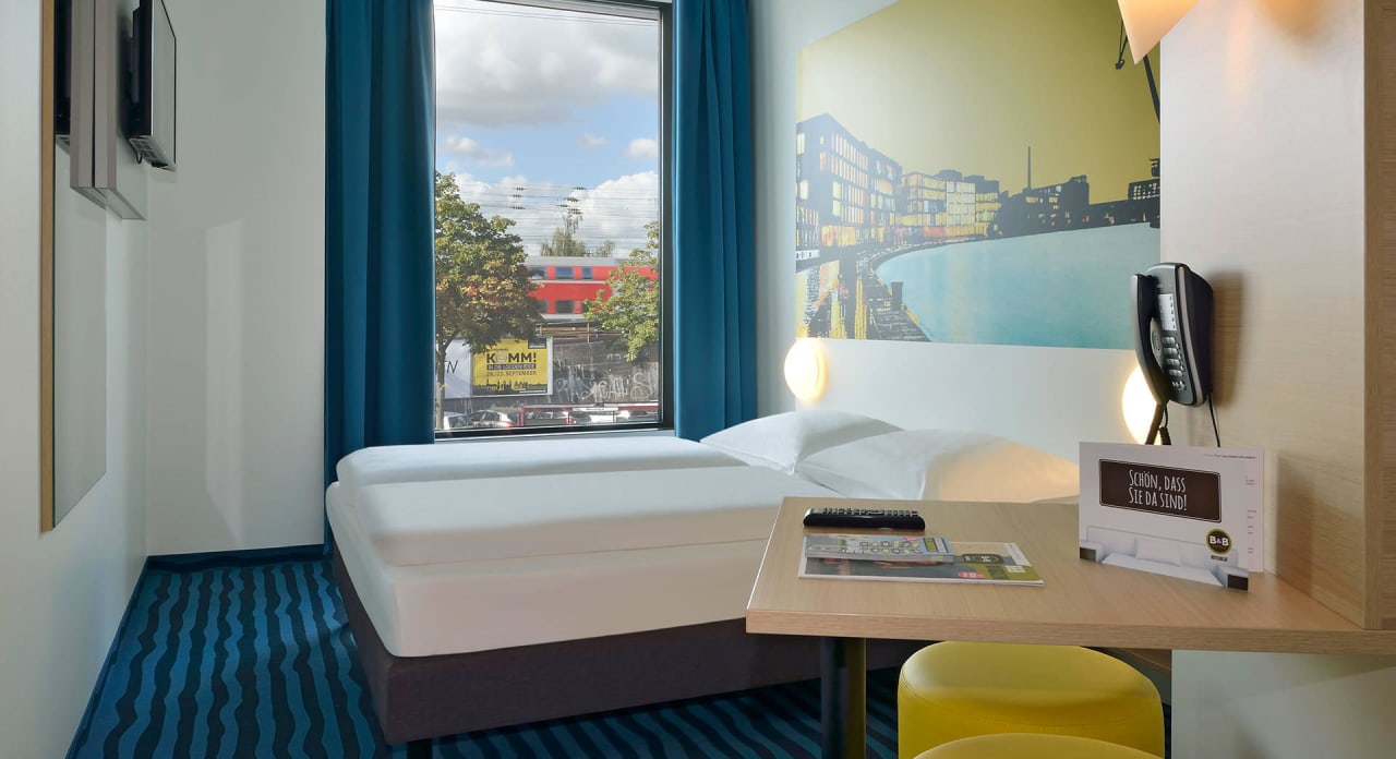 Zimmer mit französischem Bett B&B Hotel Münster-Hafen