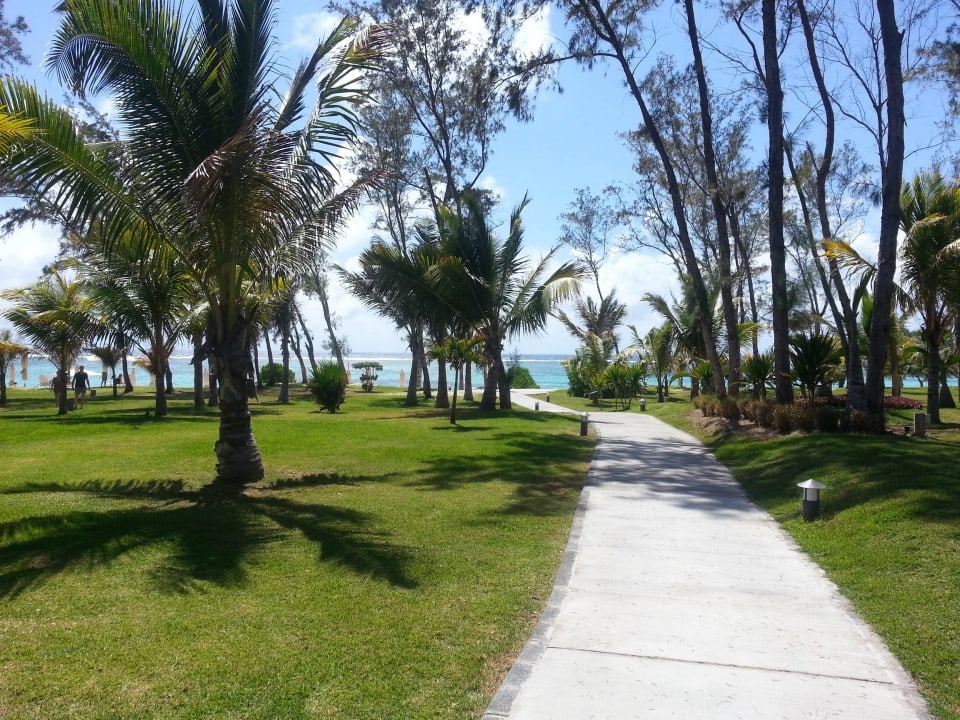 1 Crystals Beach Resort Belle Mare, a member of Radisson Individuals