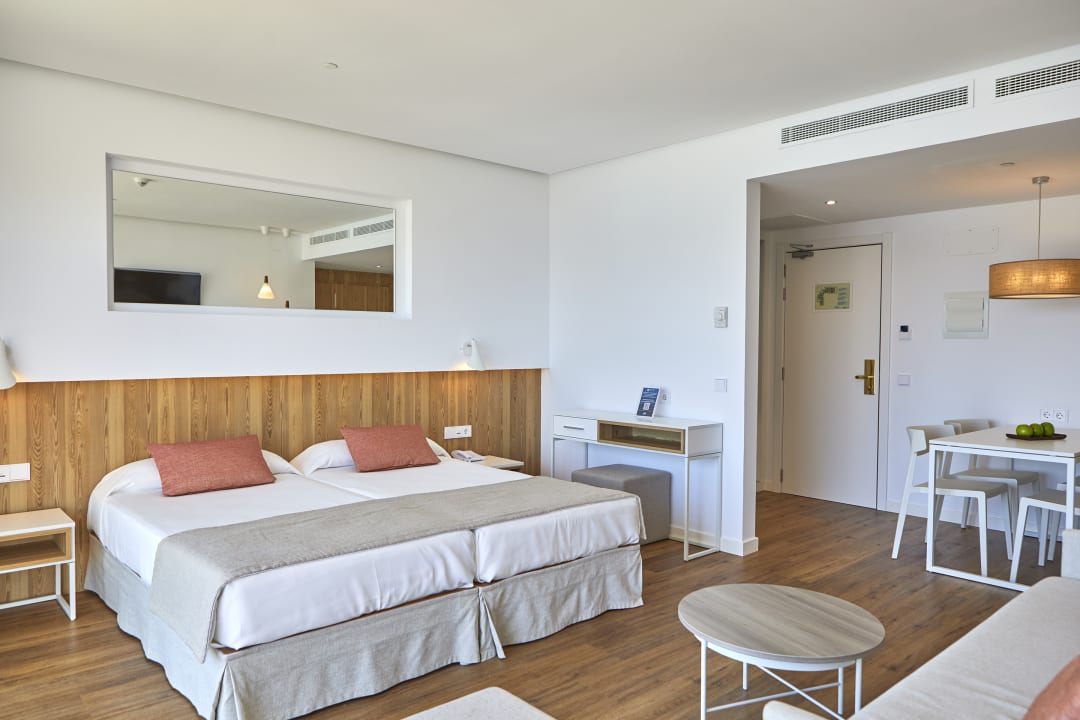 Zimmer Aparthotel Ponent Mar