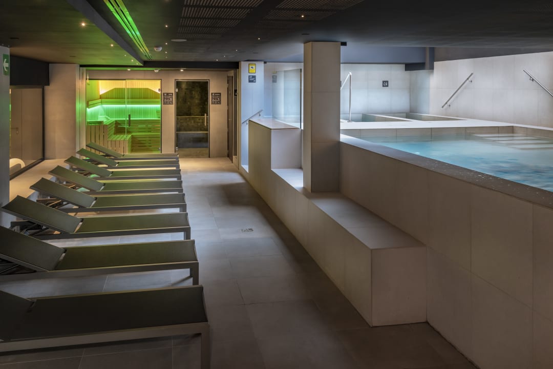 Außenansicht CAPRICI BEACH HOTEL & SPA