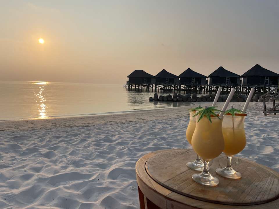 Strand Kuredu Island Resort & Spa