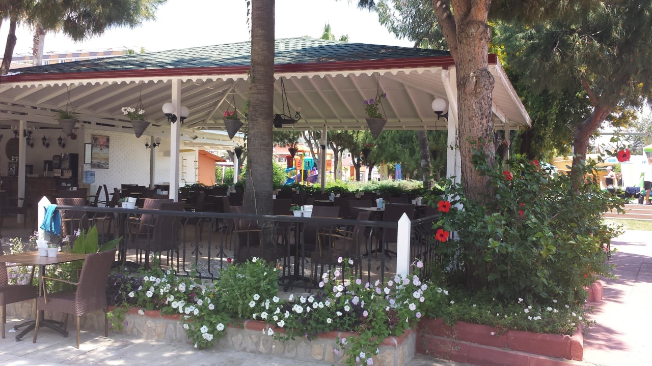 Poolbar Club Turtas Beach Hotel