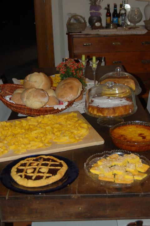 Wednesday is reserved for traditional Em Agriturismo Podere Prasiano