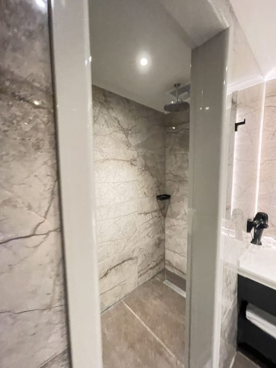 Zimmer Mylome Luxury Hotel & Resort