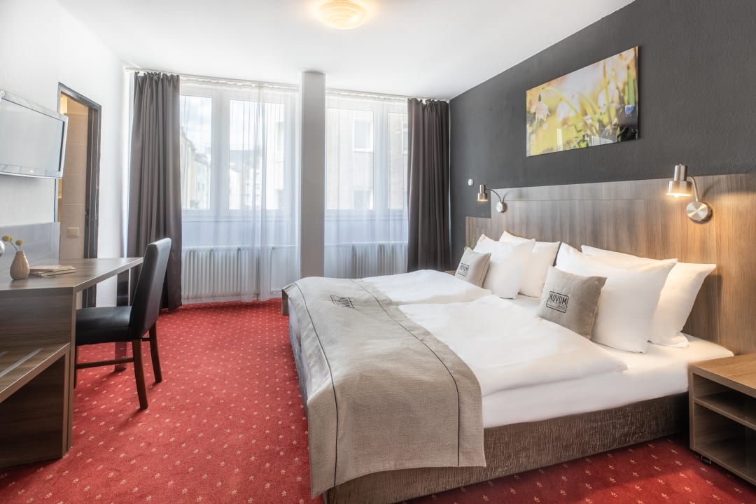 Zimmer Hotel Leonet