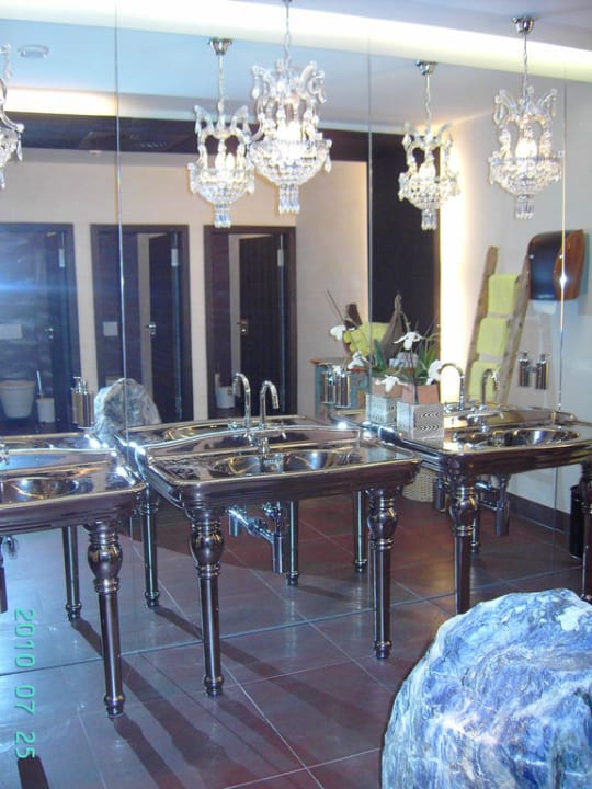 Toilet The Alpine Palace