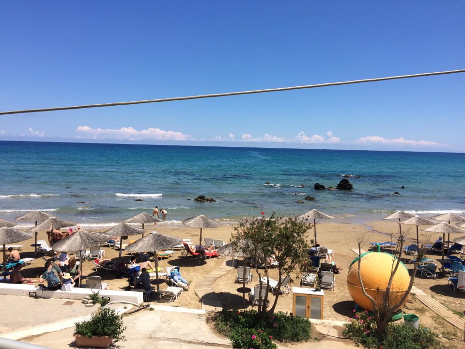 Strand vor dem Hotel Hotel Corissia Princess