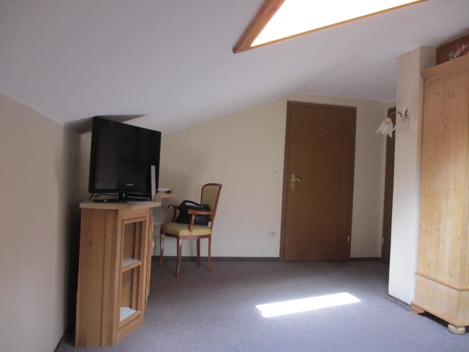 Sideboard, TV, Schreibtisch Hotel Bianca