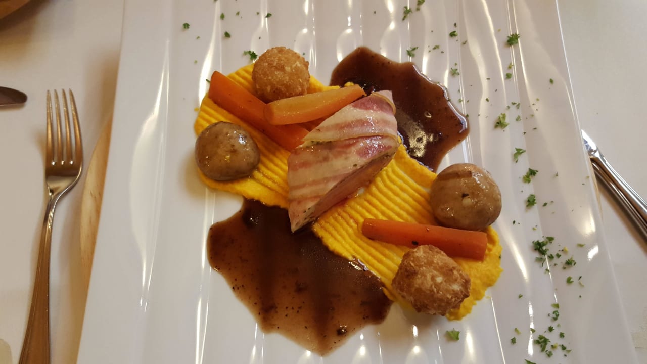 Schweinefilet im Speckmantel Hotel Bergland