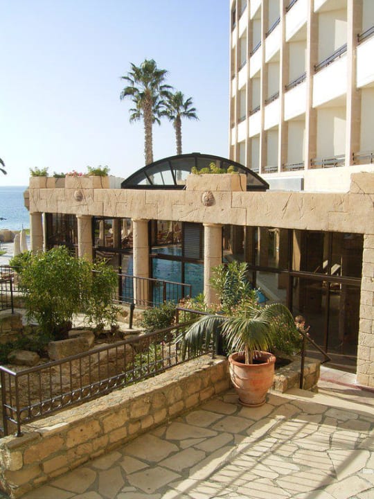 Blick auf Hallenbad Alexander The Great Beach Hotel