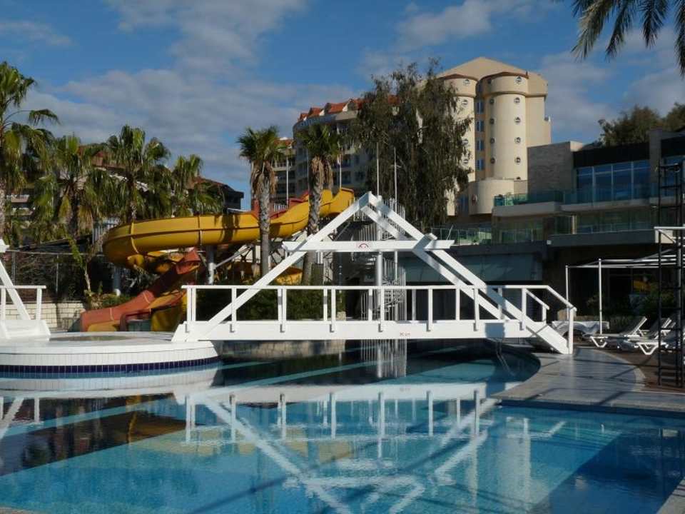 Hauptpool Sealife Buket Resort & Beach