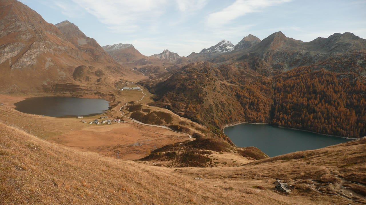 Das Piora Tal im Herbst Hütte Capanna Cadagno