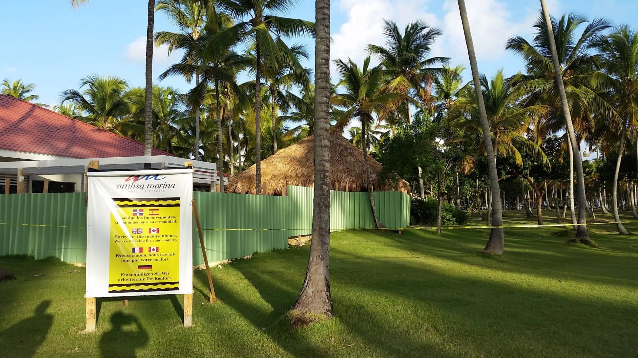 Baustelle am Strand - störte aber nicht Wyndham Alltra Samana