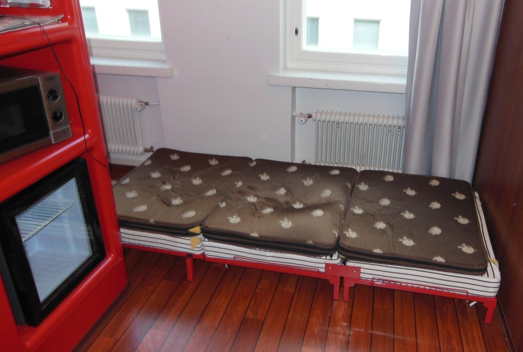 Zustellbett aufgeklappt Hotel Omena Tampere II