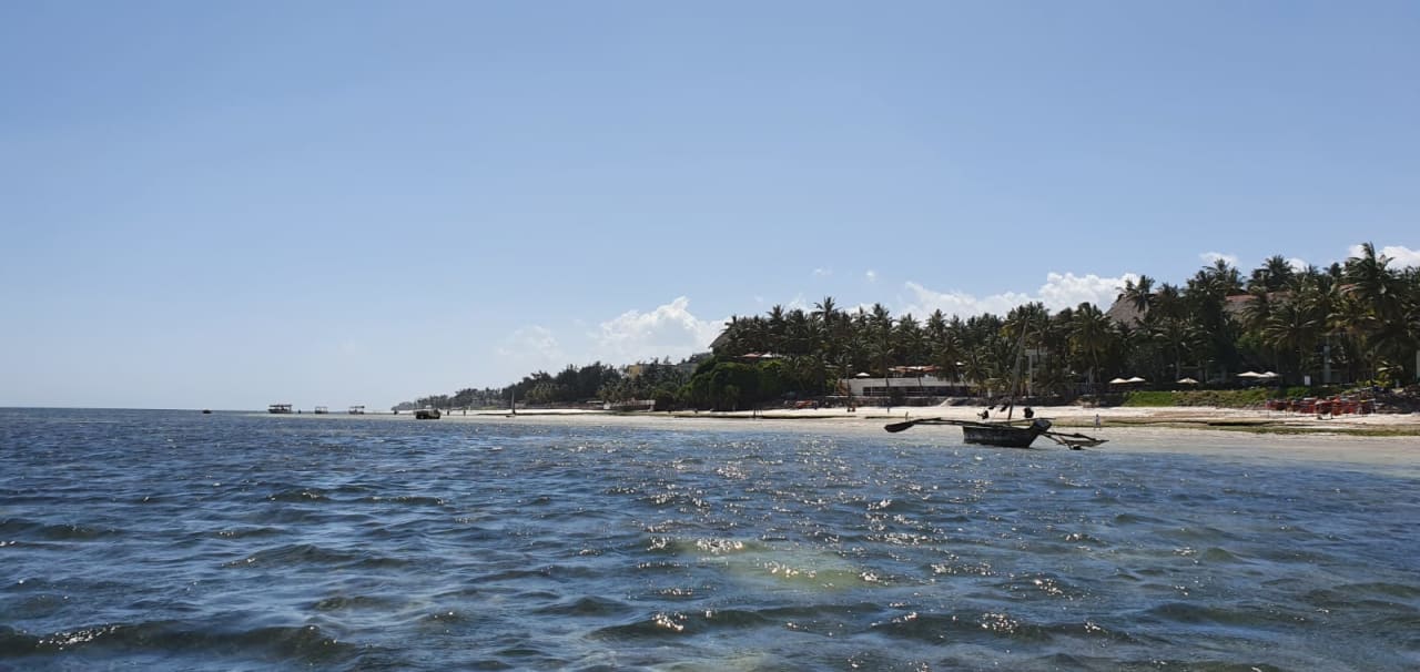 Strand Bahari Beach Hotel