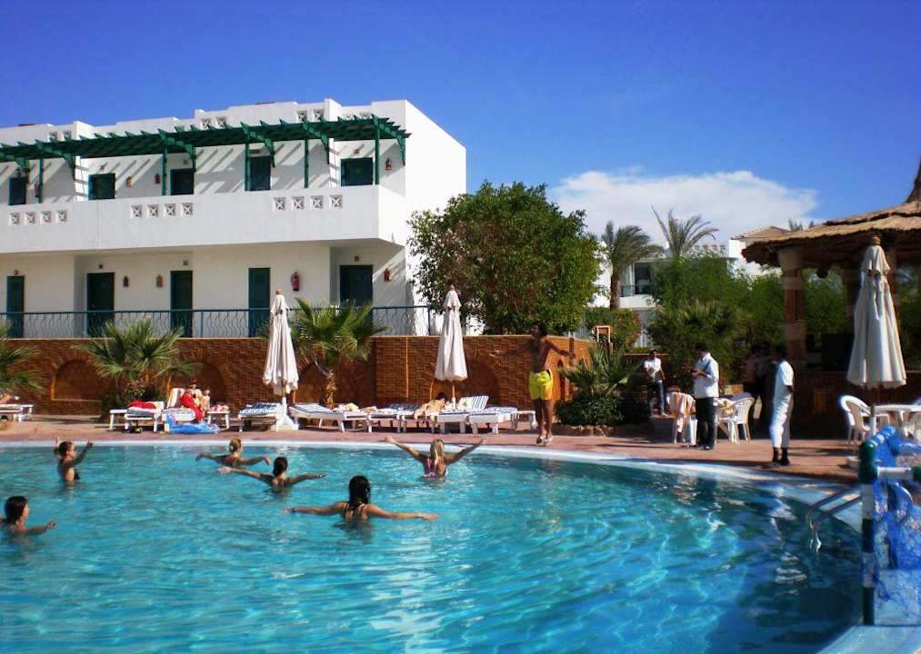 Aerobik na basenie z podgrzewaną wodą Hotel Amarante Garden Palms Resort