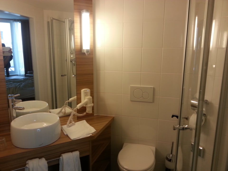 Das Bad - klein aber fein Leonardo Hotel Vienna Schönbrunn