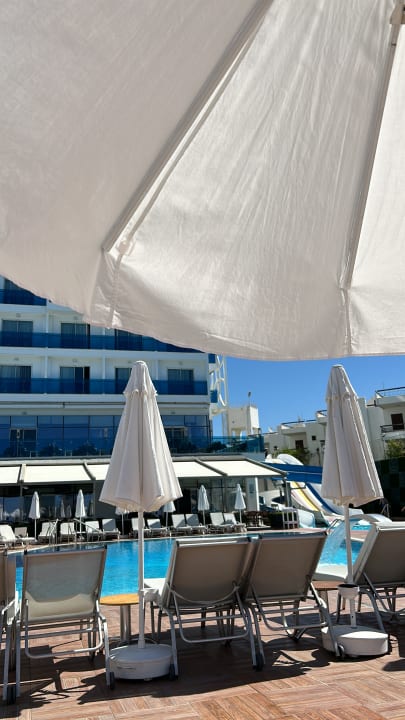 Zimmer Azura Deluxe Resort & Spa Hotel