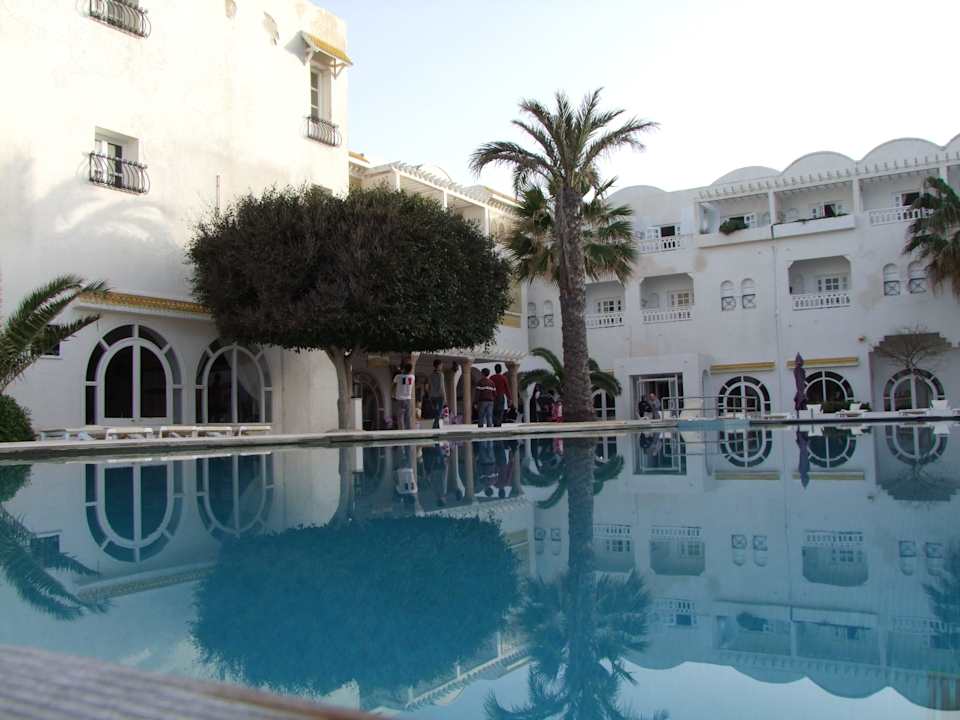 Blick vom Pool am Abend Alassio Hotel and Thalasso