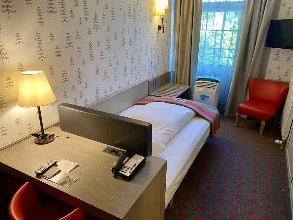 Zimmer Swiss Night by Fassbind