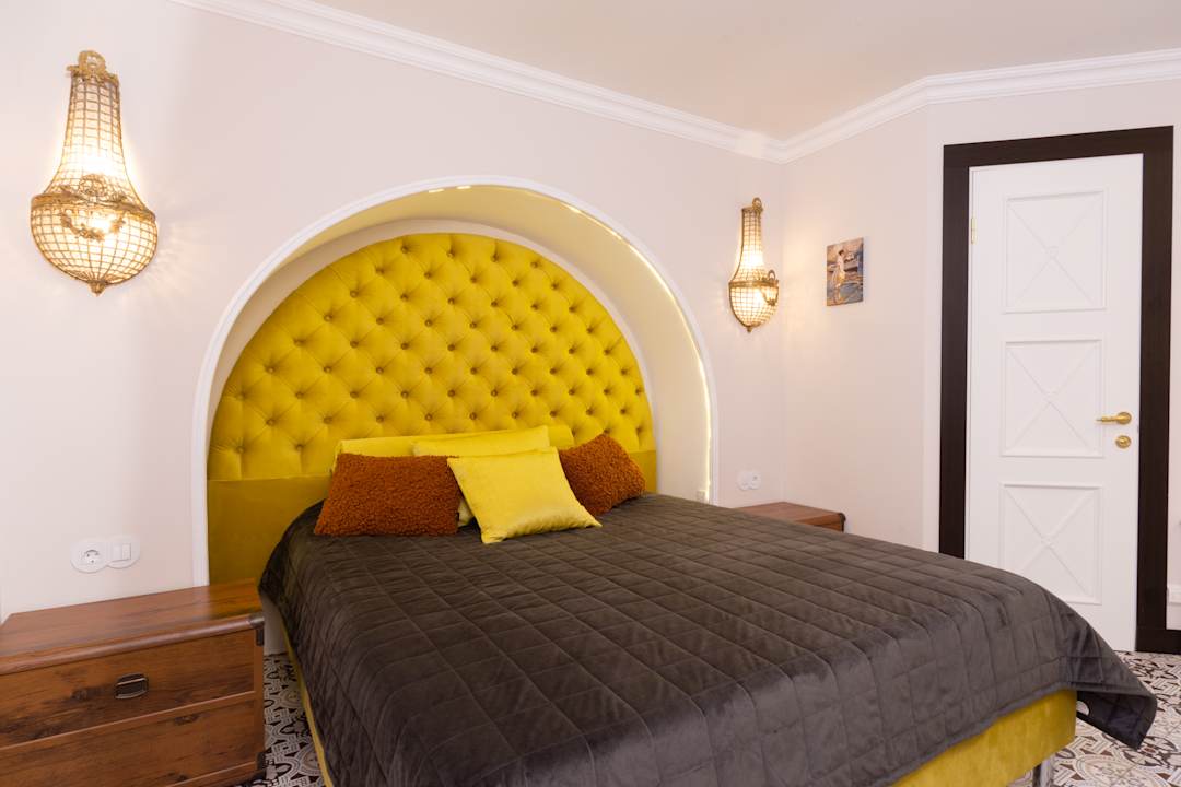 Zimmer Boutique apartments Mason in historical Odessa