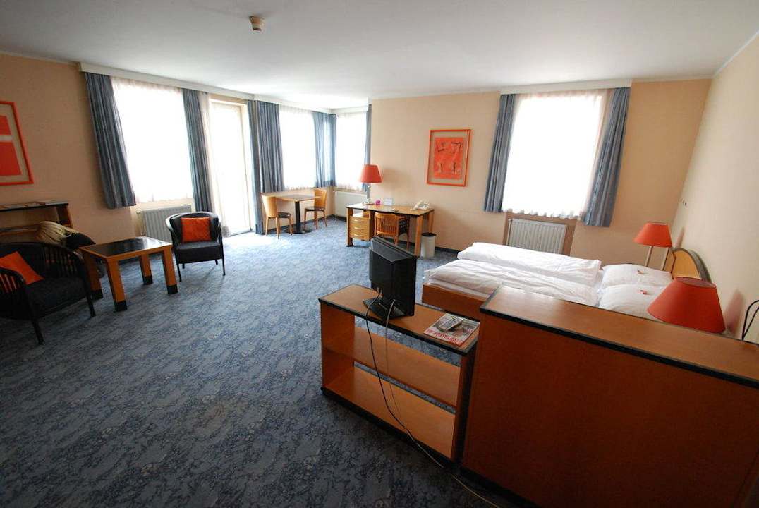 Riesiges Zimmer Landgraf Hotel & Loft