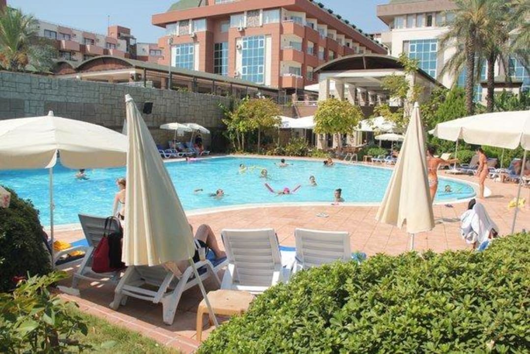Бассейн пляжного корпуса Armas Gül Beach