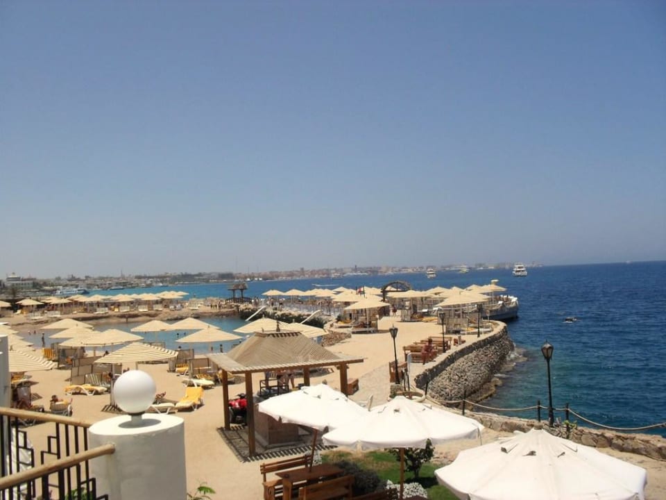 The beach from the pool area SUNRISE Holidays Resort (Adults Only)