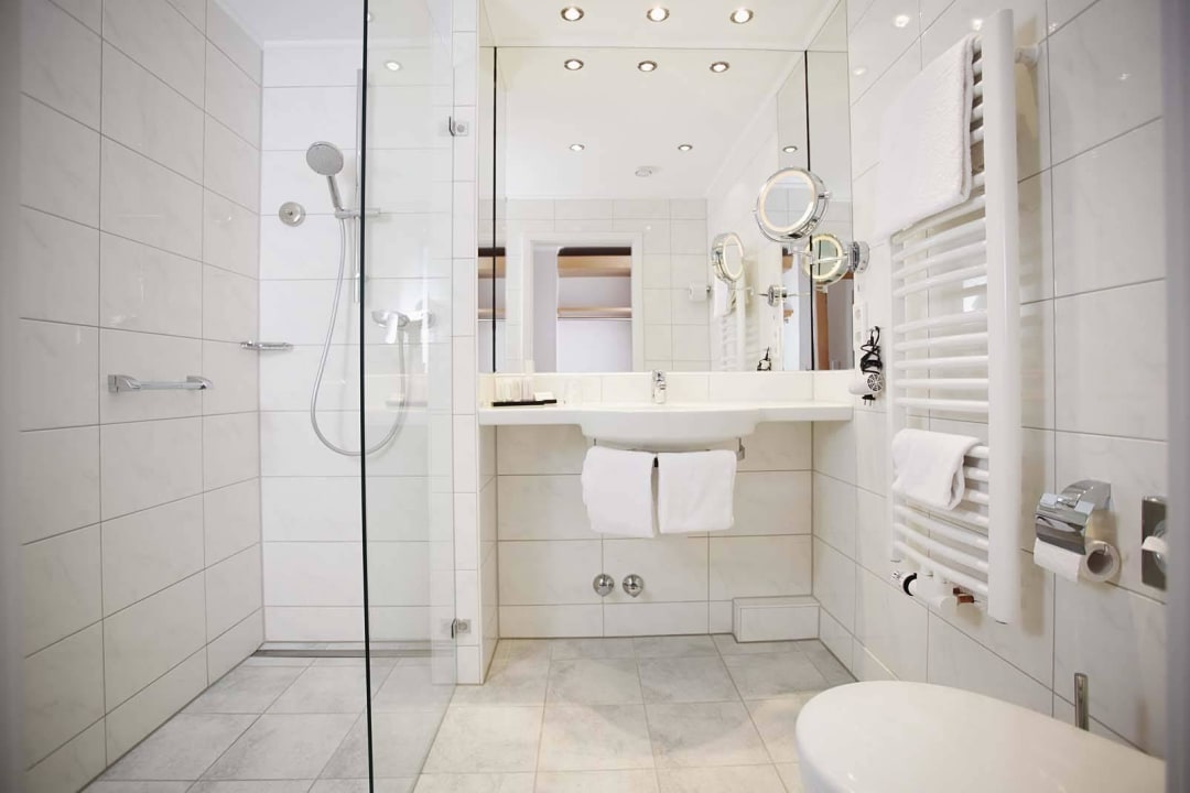 Badezimmer von Einzelzimmer Kurpark-Hotel