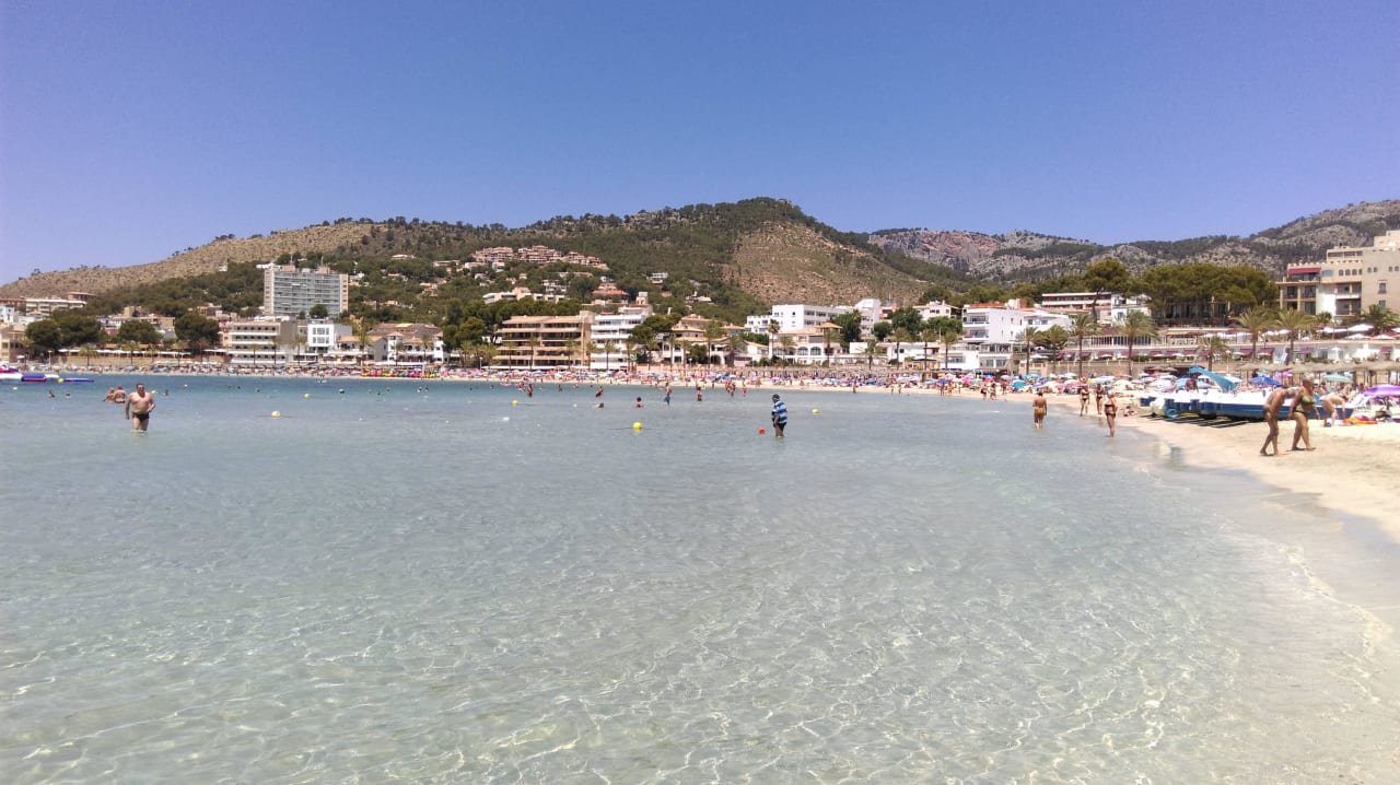 Glasklares Wasser Hostal Villa Cati