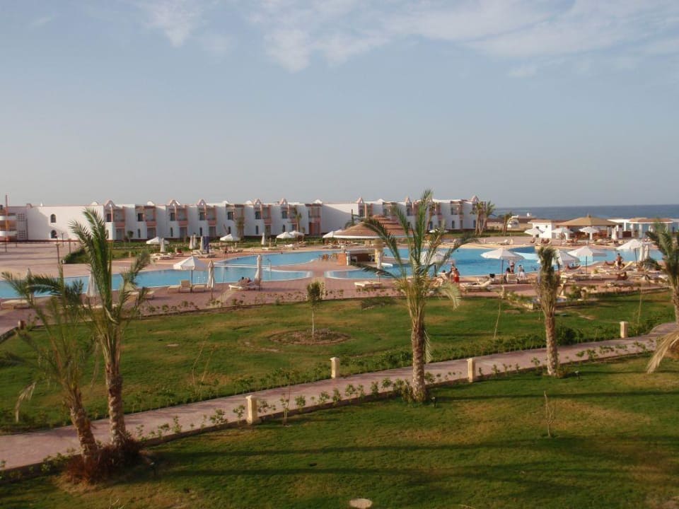 Территория, вид с крыши Fantazia Resort Marsa Alam